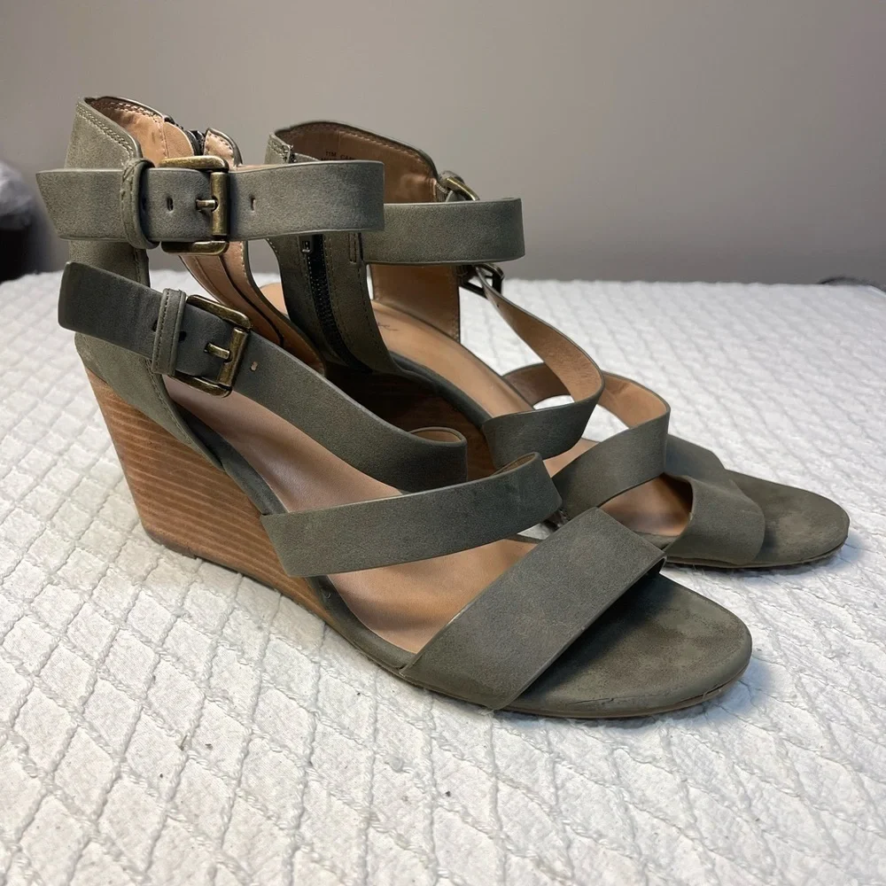 Crown Vintage greyis/ green (dark sage)Wedge Sandals